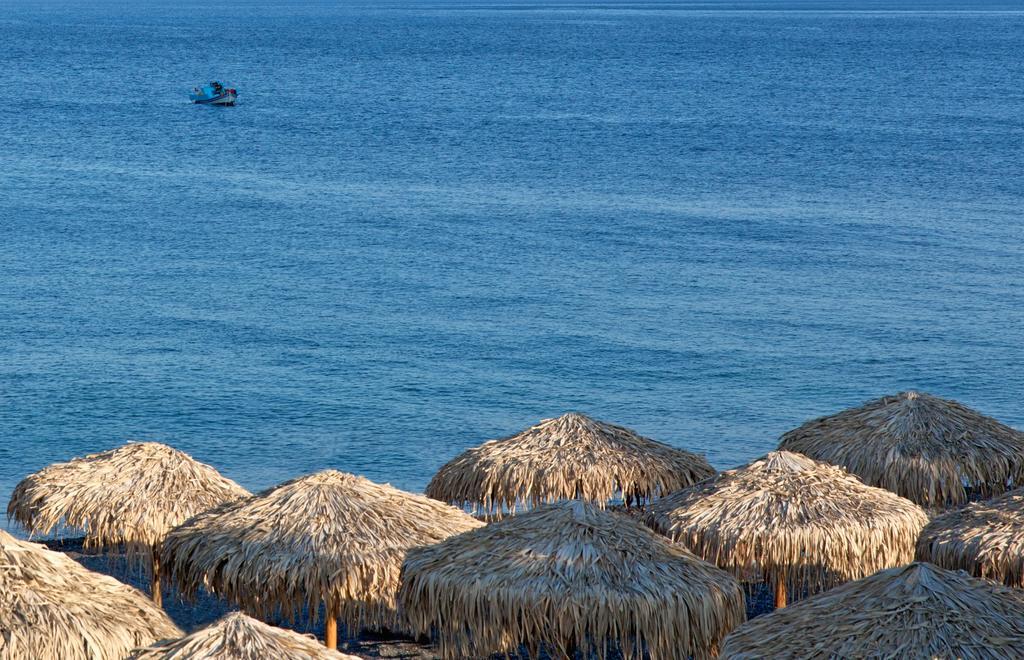 Kamari Beach Hotel Bagian luar foto